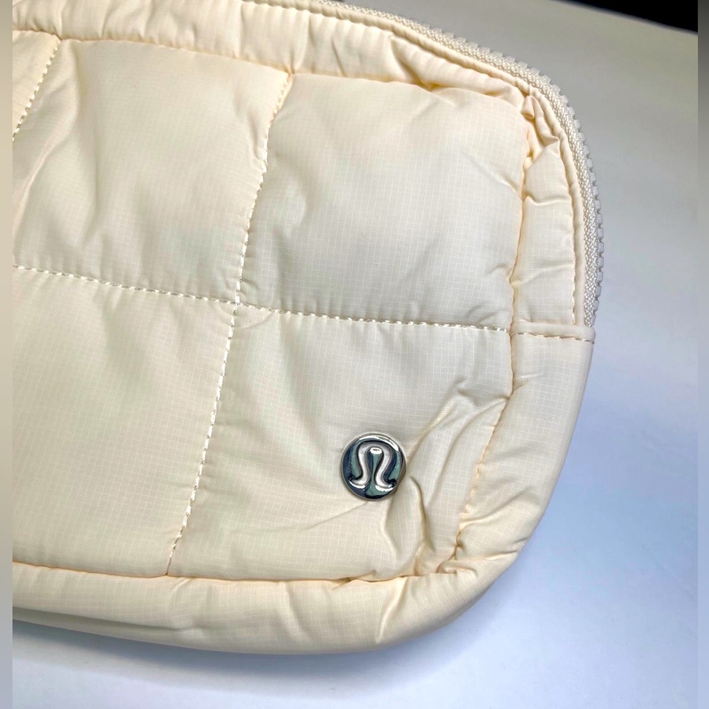 Lululemon quilted grid belt bag